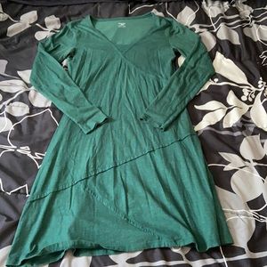 Green horny toad dress long-sleeved